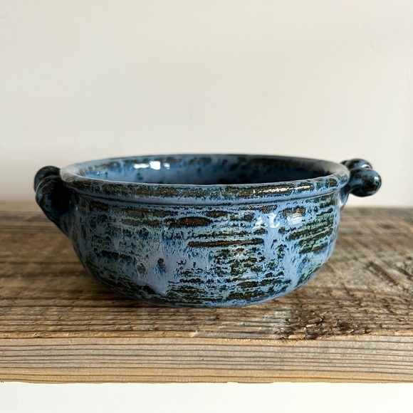 Art pottery bowl sugar bowl handles - Picture 1 of 4